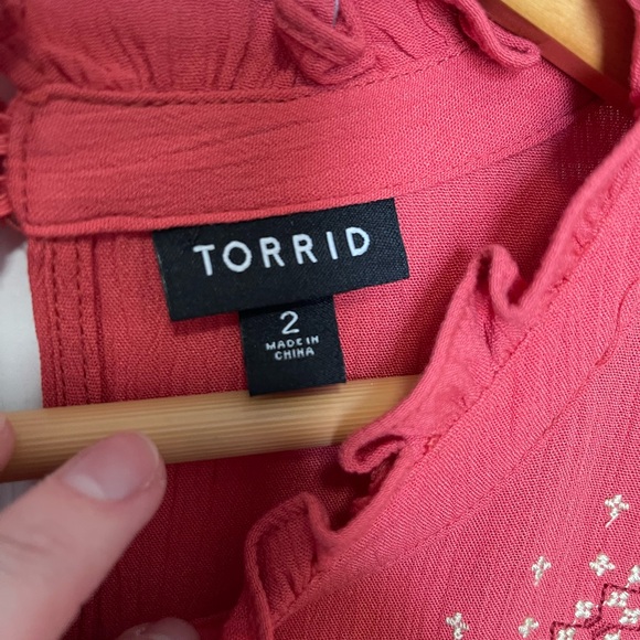 Relaxed Boho Embroidered Mock-neck Blouse - Picture 13 of 13